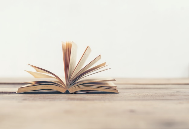 初一必读书目有哪些